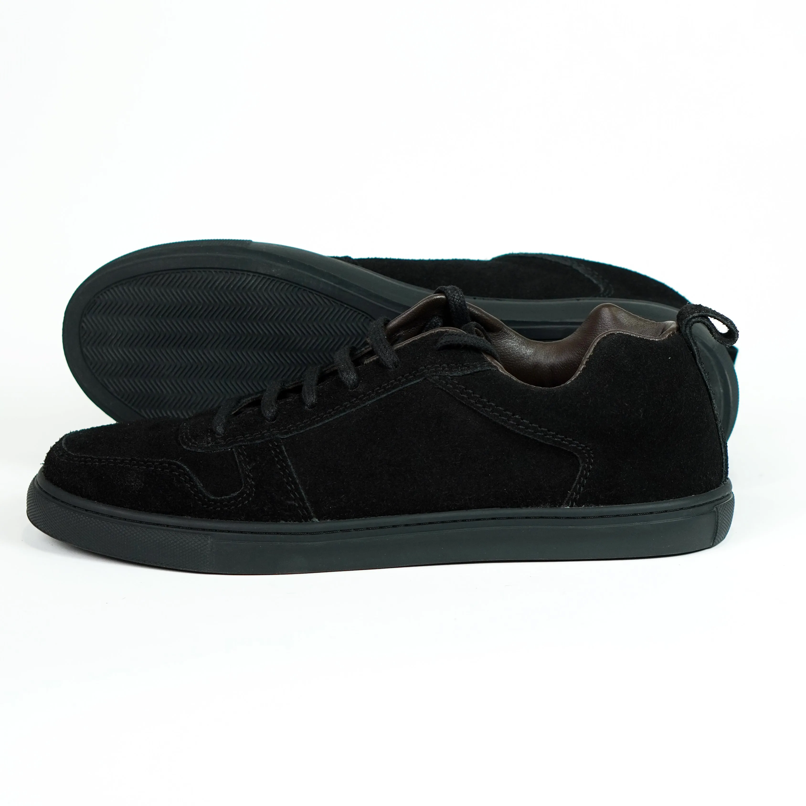 Brooklyn Low Top Sneakers Suede (Phantom Black)