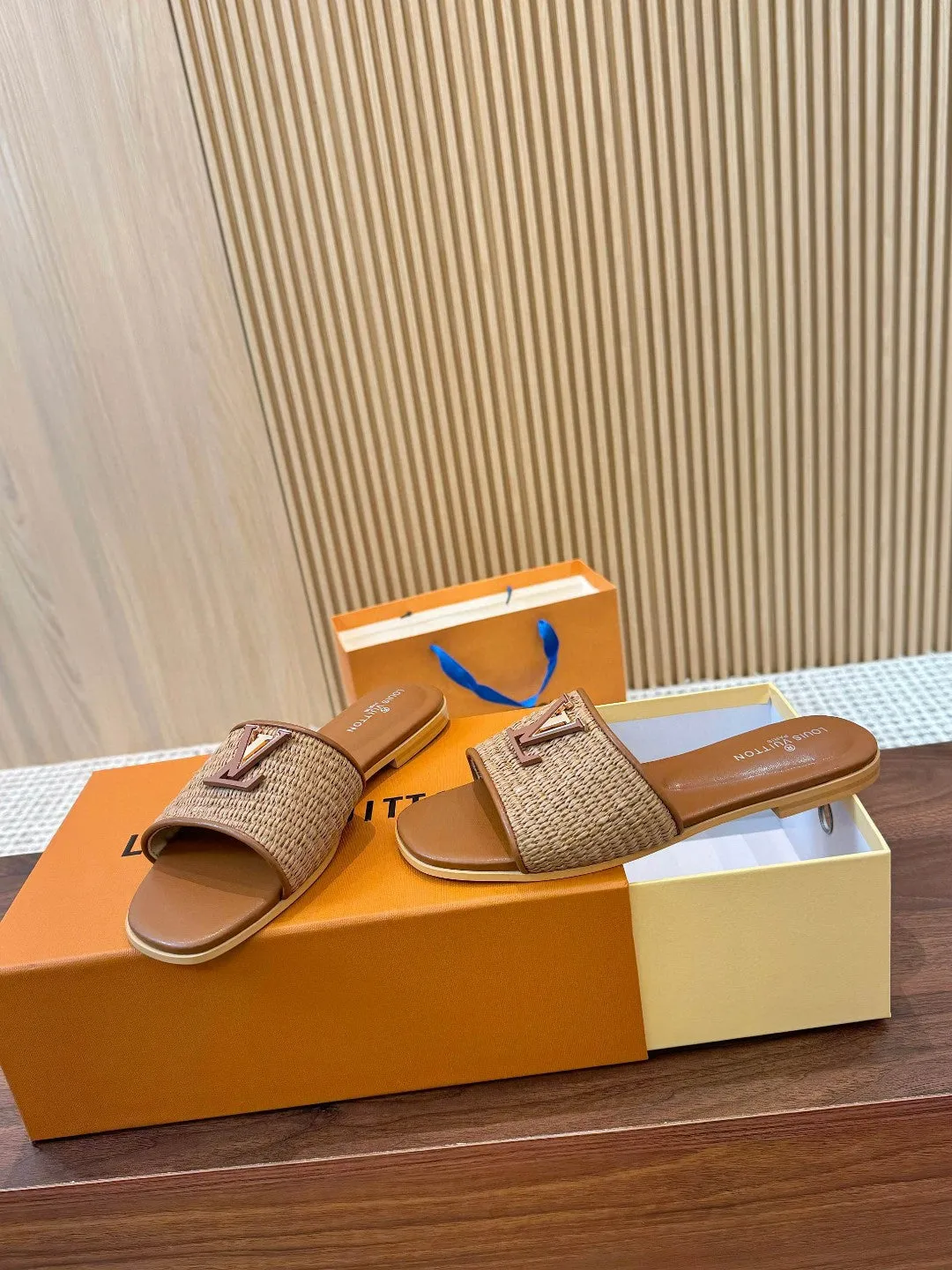 Consistent quality Flat Vuitton Rapid support Revival Louis Mule