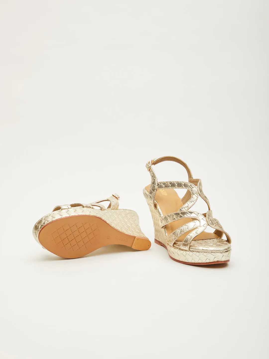 HERITAGE CROCO ELEVATED SANDAL