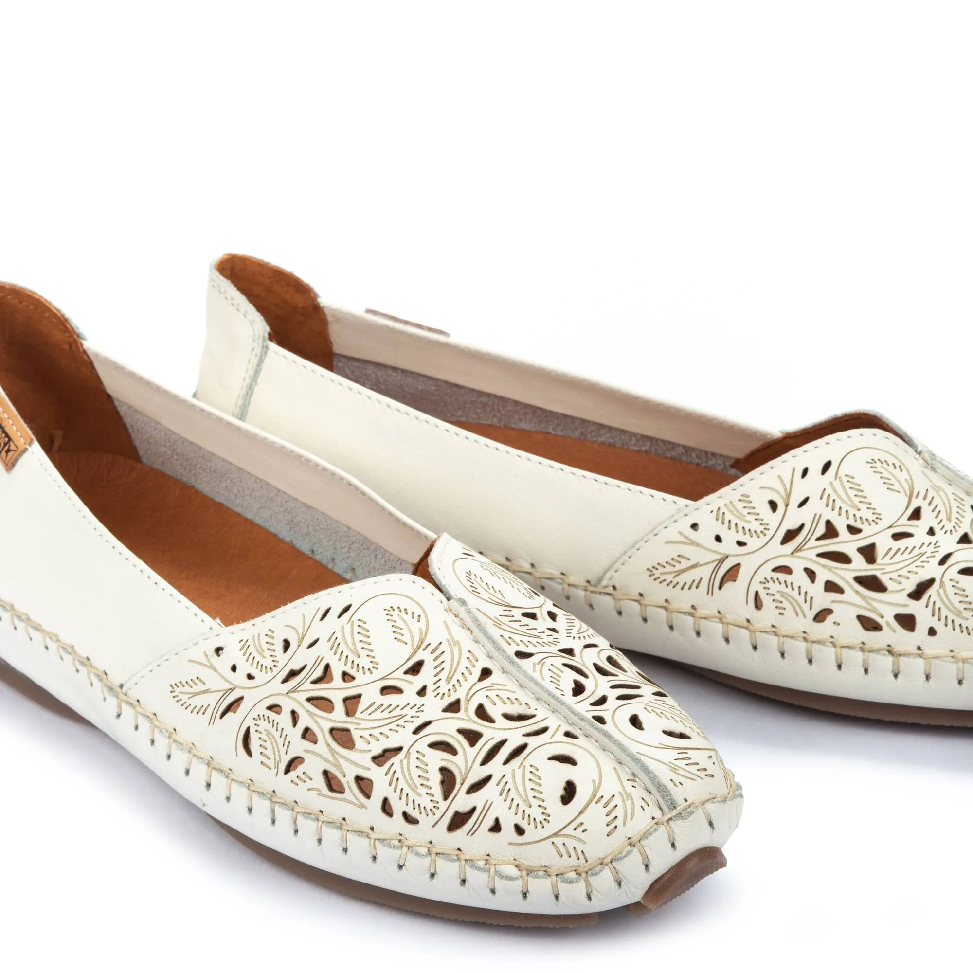 'Jerez' women's perforated loafer - Off white