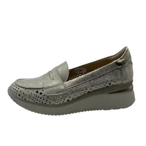 Pitillos Pearl Perforated Loafer