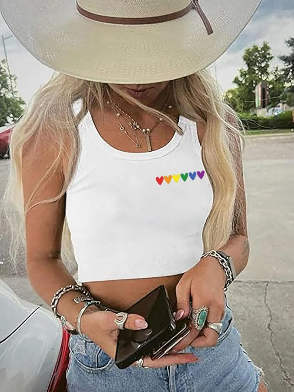 Pride Crop Tank Tops Women Cute Rainbow Hearts Graphic Tee Girls LGBT Gay Pride Crop Tops Casual Sleeveless Tshirt