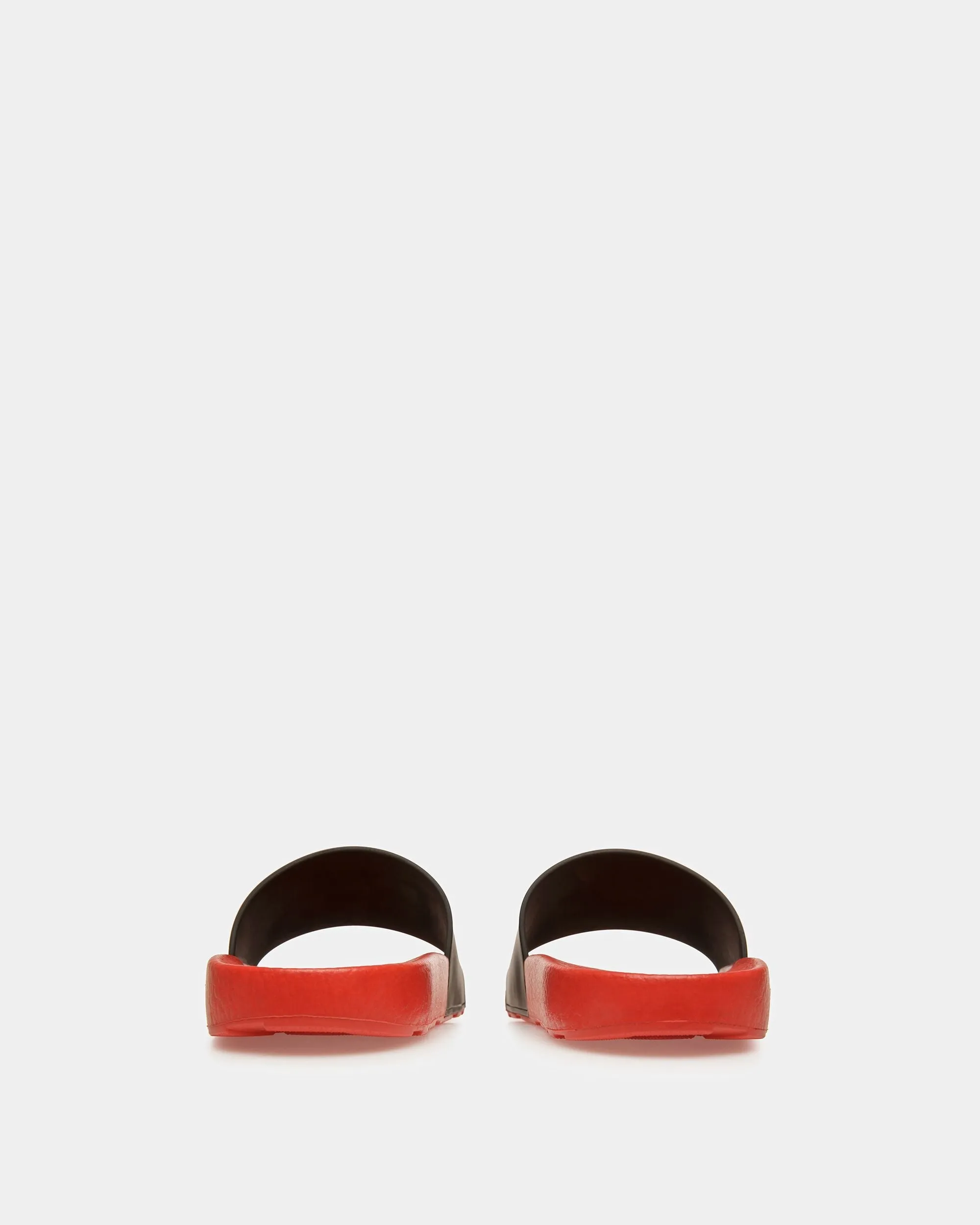 Scotty Rubber Sandals In Black And Orange